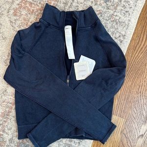 Navy blue cropped zip up
